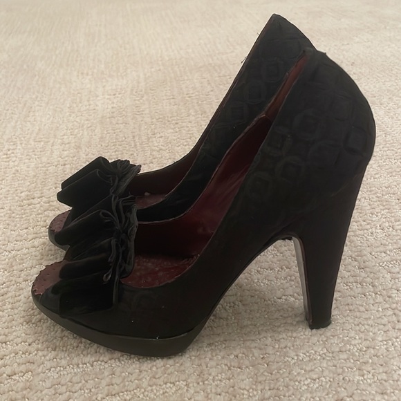 BCBG Max Azria Black Peeptoe Platform Heels Size 7 - Picture 2 of 9